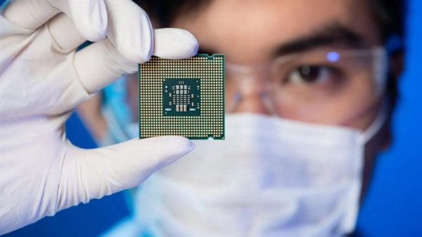 Chip bán dẫn là gì? Vì sao thiếu hụt chip bán dẫn lại ảnh hưởng nghiêm trọng đến ngành công nghiệp điện tử?